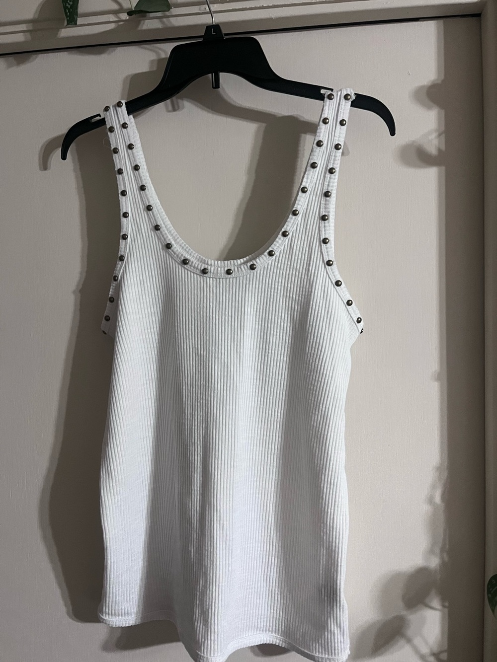 POL White Ribbed Stud-Trim Tank